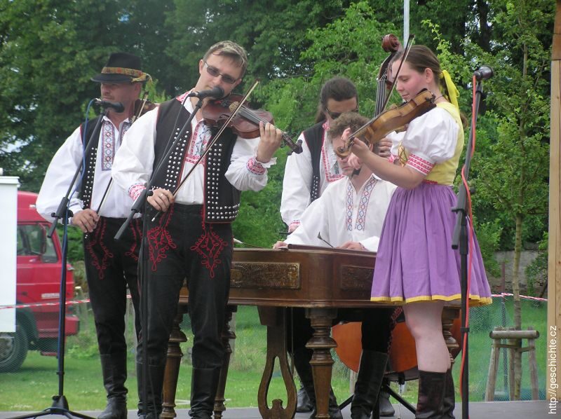 Javor, folklorní soubor